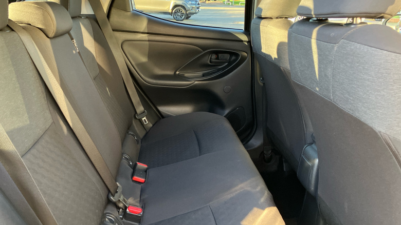 Toyota Yaris 1.5 Hybrid Design 5dr CVT Hybrid Hatchback